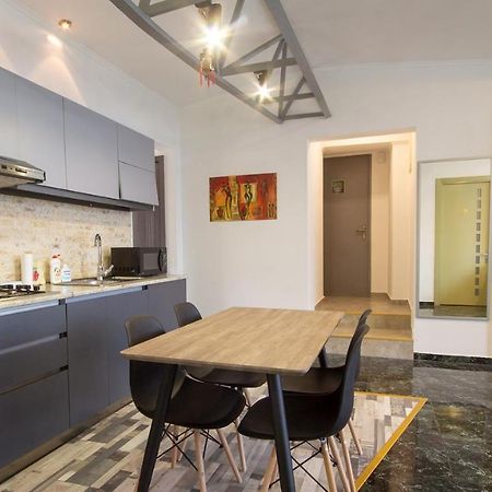 4 Bedroom Apartment On Liberty Square Tbilisi Exterior foto