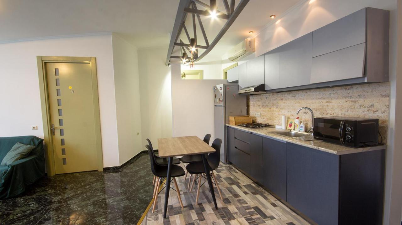4 Bedroom Apartment On Liberty Square Tbilisi Exterior foto